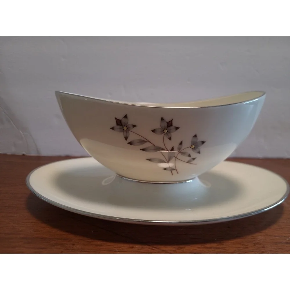 VINTAGE LENOX PRINCESS X516 OVAL GRAVY BOAT W ATTACHED UNDERPLATE Floral Gray